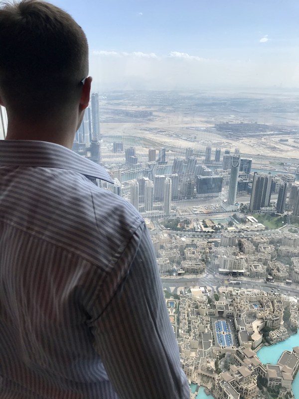 Łukasz Cichocki na 125 piętrze Burj Khalifa w Dubaju